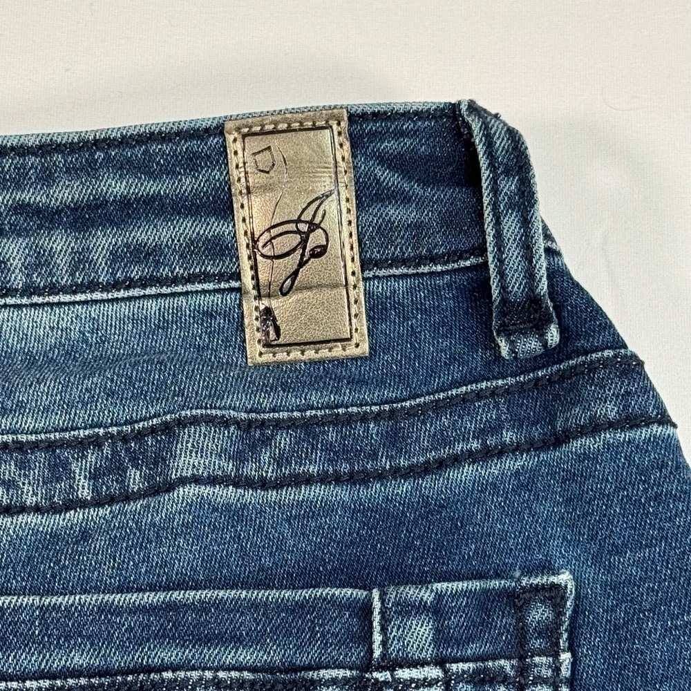 NWT Poetic Justice Verla Boyfriend Jeans Dark Wash Distressed Bleached Size 28 R - Picture 12 of 13